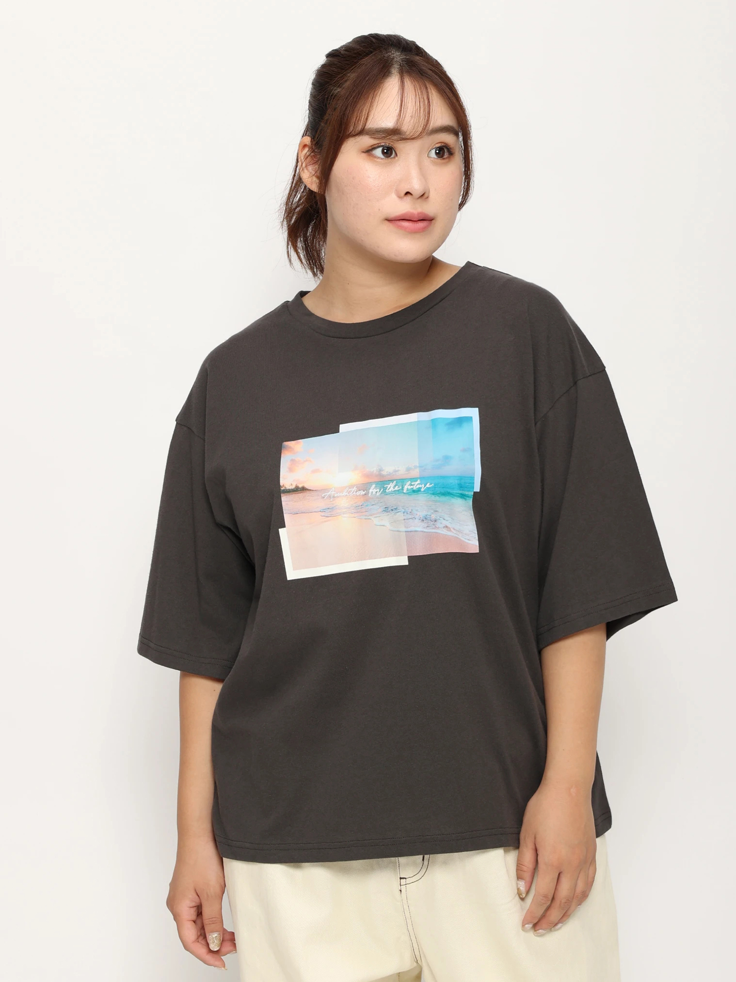 ビーチ転写プリントTシャツ（カットソー・Tシャツ ｜オフホワイト・濃グレー）｜【公式】大きいサイズ・ぽっちゃりさん向けのレディースファッションブランドRe-J（リジェイ）supure（スプル）