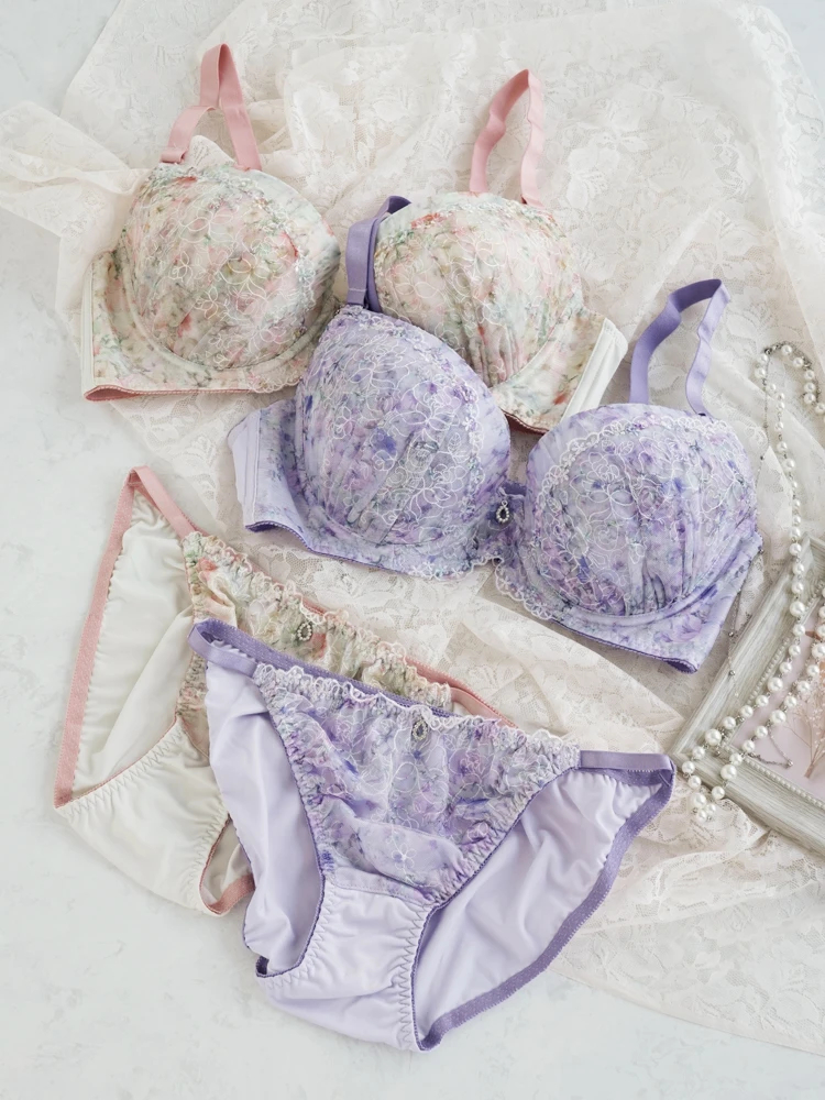 【更にお値下げしました】ワコール レース装飾 紫色ブラジャー F90 お値下げしました】ワコール レース装飾 紫色ブラジャー F90 D85-I95