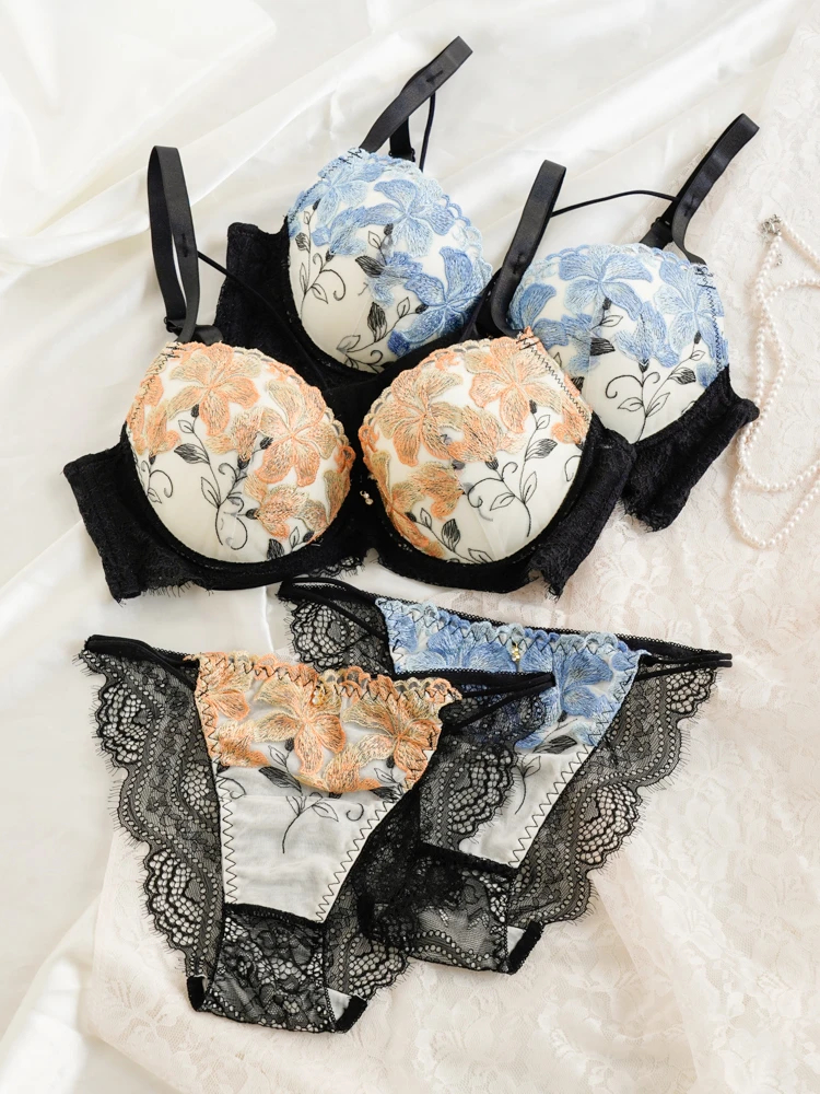 D85-I95]【脇高】ラグジュアリーブラ＆ショーツ(モールドカップ