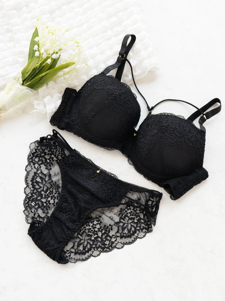 D85-H95]ストリング総レースブラ＆ショーツ(モールドカップ