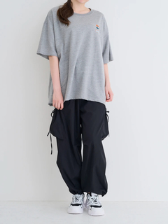 Re-J＆SUPURE(リジェイ＆スプル) |ミニ裏毛ワッペン風プリントTシャツ