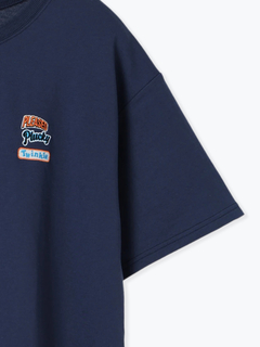 Re-J＆SUPURE(リジェイ＆スプル) |ミニ裏毛ワッペン風プリントTシャツ