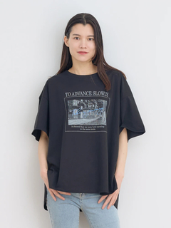 Re-J＆SUPURE(リジェイ＆スプル) |フォトプリント×ロゴ刺繍Tシャツ