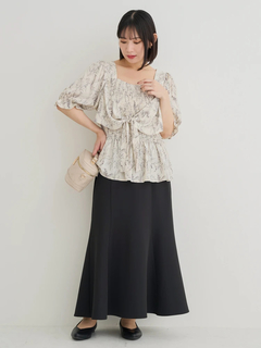 Re-J＆SUPURE(リジェイ＆スプル) |【WEB限定】花柄シャーリングリボンブラウス