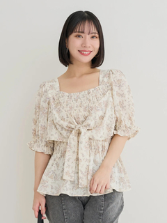 Re-J＆SUPURE(リジェイ＆スプル) |【WEB限定】花柄シャーリングリボンブラウス
