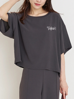 Re-J＆SUPURE(リジェイ＆スプル) |【接触冷感・吸水速乾】シボサテン胸ロゴTシャツ（セットアップ可）