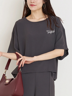 Re-J＆SUPURE(リジェイ＆スプル) |【接触冷感・吸水速乾】シボサテン胸ロゴTシャツ（セットアップ可）