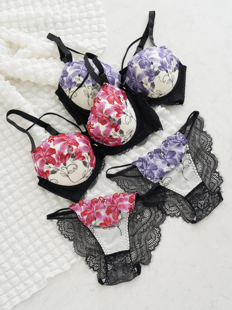 脇高】[D85-I95］ラグジュアリーブラ＆ショーツ(モールドカップ