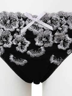 Re-J＆SUPURE(リジェイ＆スプル) |[D85-I95］フラワーブーケレースブラ＆ショーツ(モールドカップ)