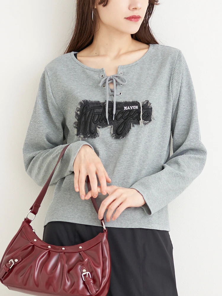 ロゴ刺繍ワッペン付きレースアップトップス（大きいサイズ・ぽっちゃり