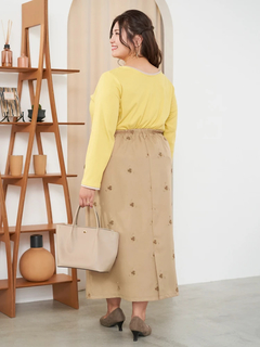 Re-J＆SUPURE(リジェイ＆スプル) |【Sasaki Mikiコラボ】フラワー刺繍ナロースカート