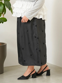 Re-J＆SUPURE(リジェイ＆スプル) |【Sasaki Mikiコラボ】フラワー刺繍ナロースカート