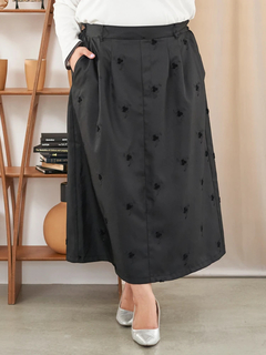 Re-J＆SUPURE(リジェイ＆スプル) |【Sasaki Mikiコラボ】フラワー刺繍ナロースカート