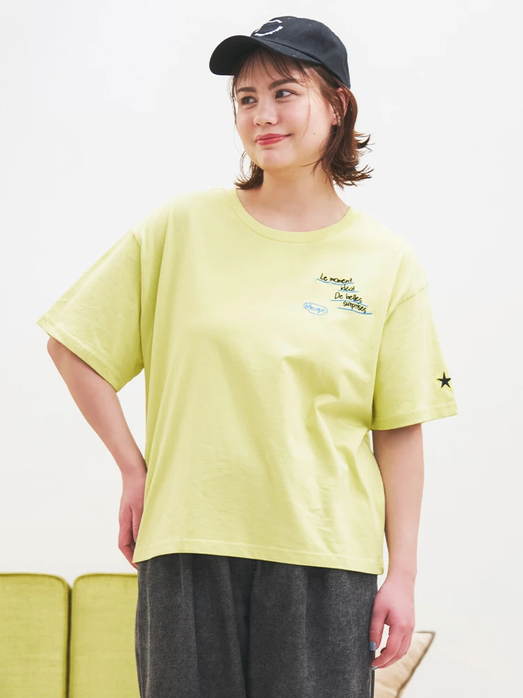 接触冷感】ランダムロゴ刺繍Tシャツ（大きいサイズ・ぽっちゃり女子