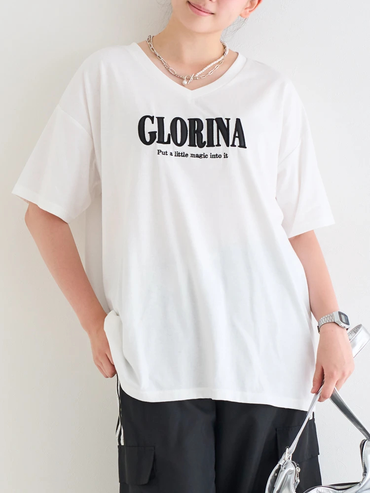 ロゴ刺繍VネックTシャツ（大きいサイズ・ぽっちゃり女子向け 