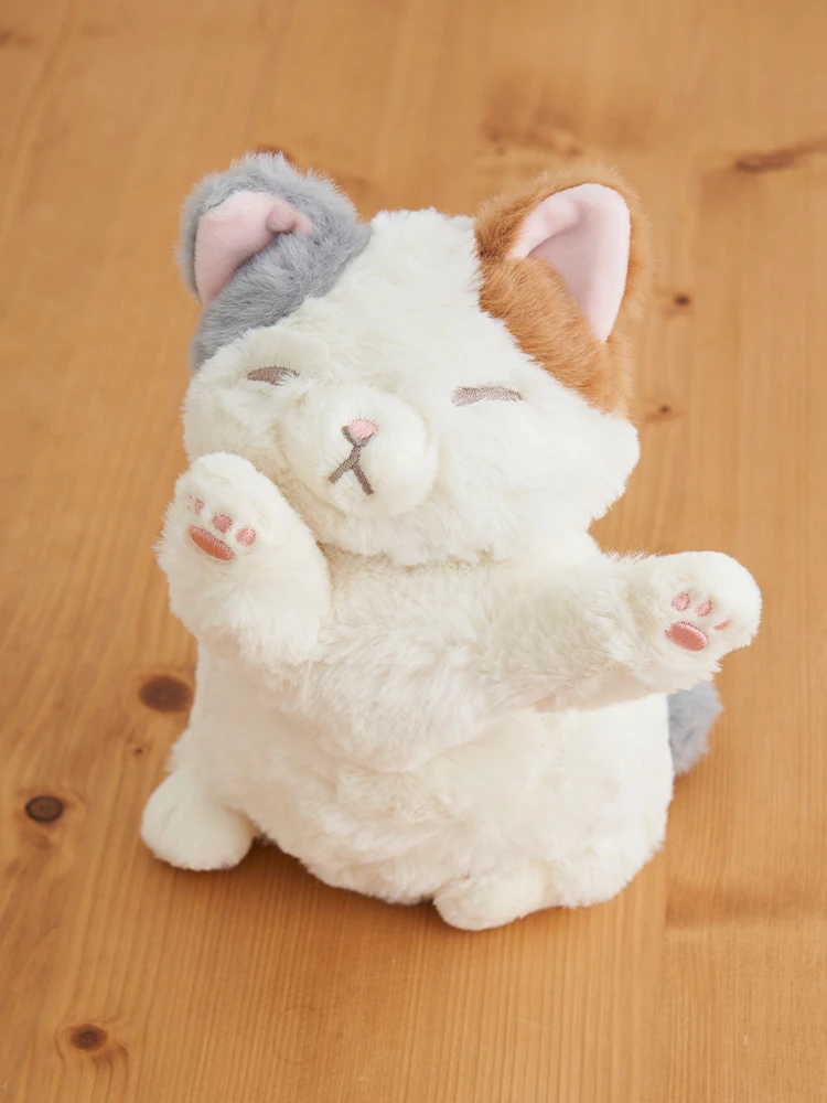 ヒグチユウコさん　ネコリョーシカ　クッション ヒグチユウコさん、猫リョーシカ・クッション （大）