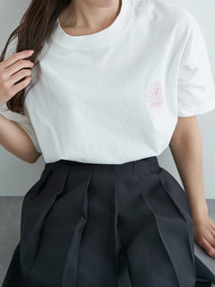LUDIC PARK(ルディックパーク) |フラワーバックプリント×刺繍Tシャツ