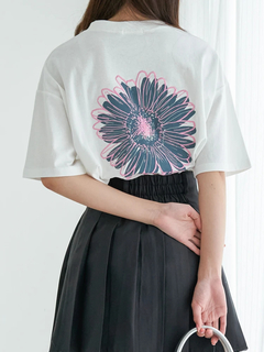 LUDIC PARK(ルディックパーク) |フラワーバックプリント×刺繍Tシャツ