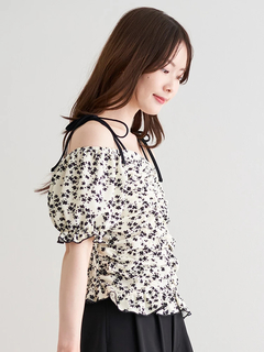 LUDIC PARK(ルディックパーク) |小花柄シャーリングオフショルトップス