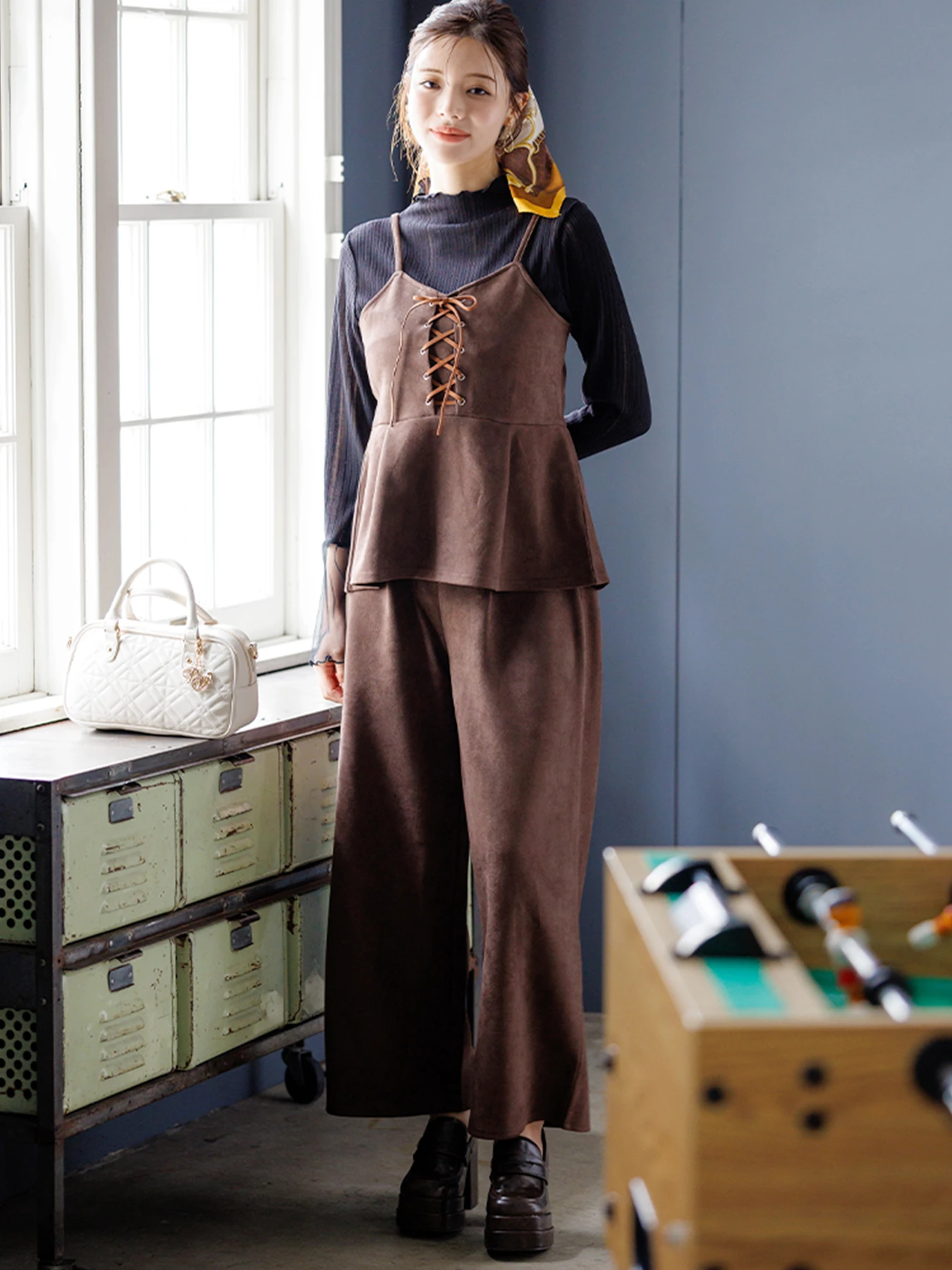 SET]スエードポンチレースアップキャミソール×ワイドパンツ / LUDIC