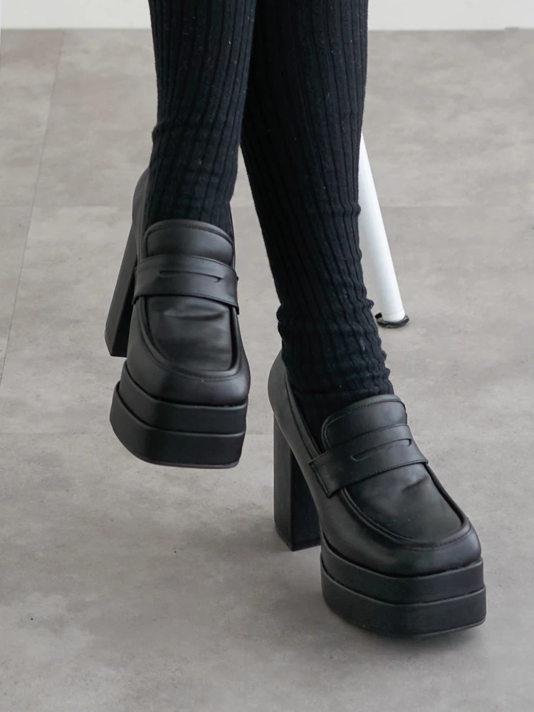 極美品✨モンクレール　MONCLER ローファー　チャンキーヒール　レザー　厚底 極美品✨モンクレール MONCLER ローファー チャンキーヒール レザー