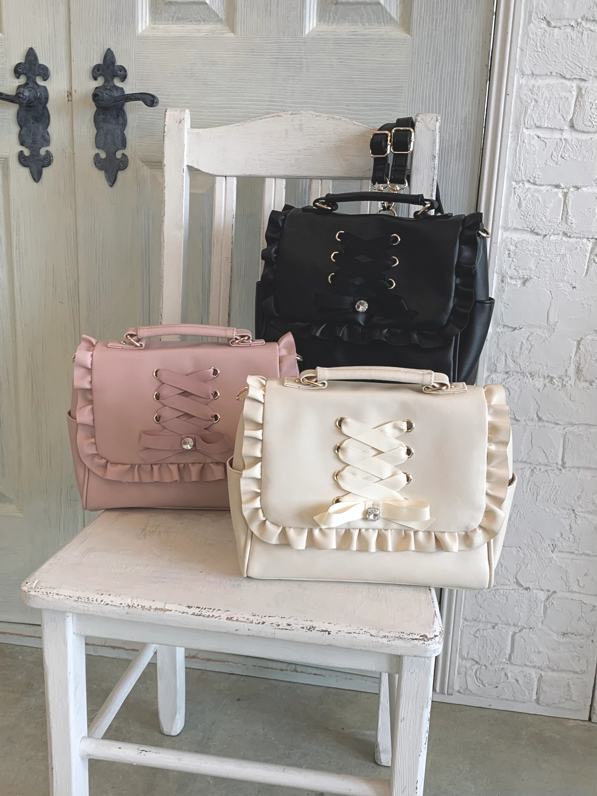 3wayフリルレース合皮バッグ リュック 黒 ピンク アイボリー 公式 かわいい量産 地雷のレディースファッションブランドのnoemie ノエミー 公式通販サイト