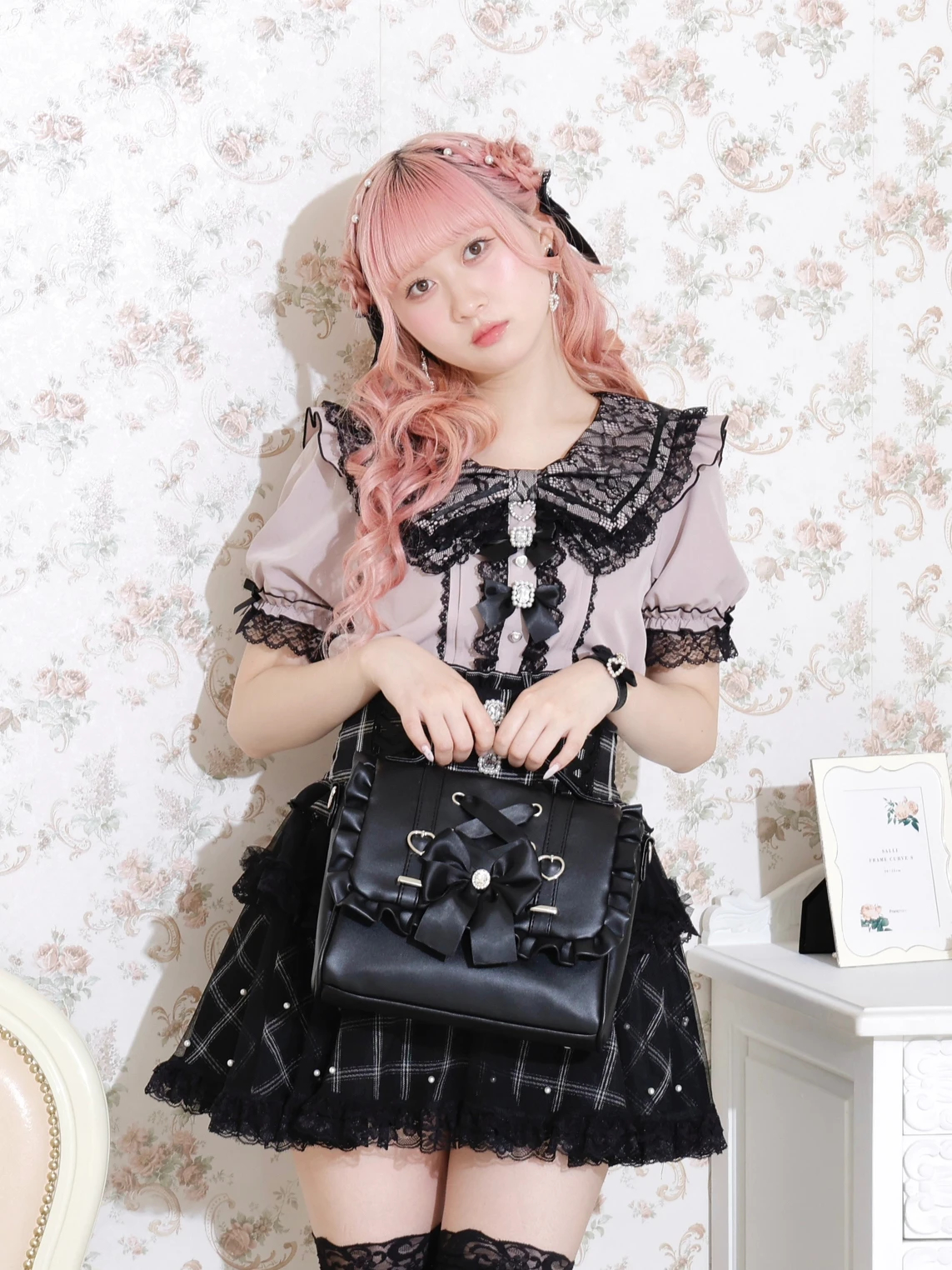 ブラックWデニム♡ハートフラワー刺繍の3wayバッグ♡リュック♡ストーン付き ブラックWデニム♡ハートフラワー刺繍の3wayバッグ♡リュック