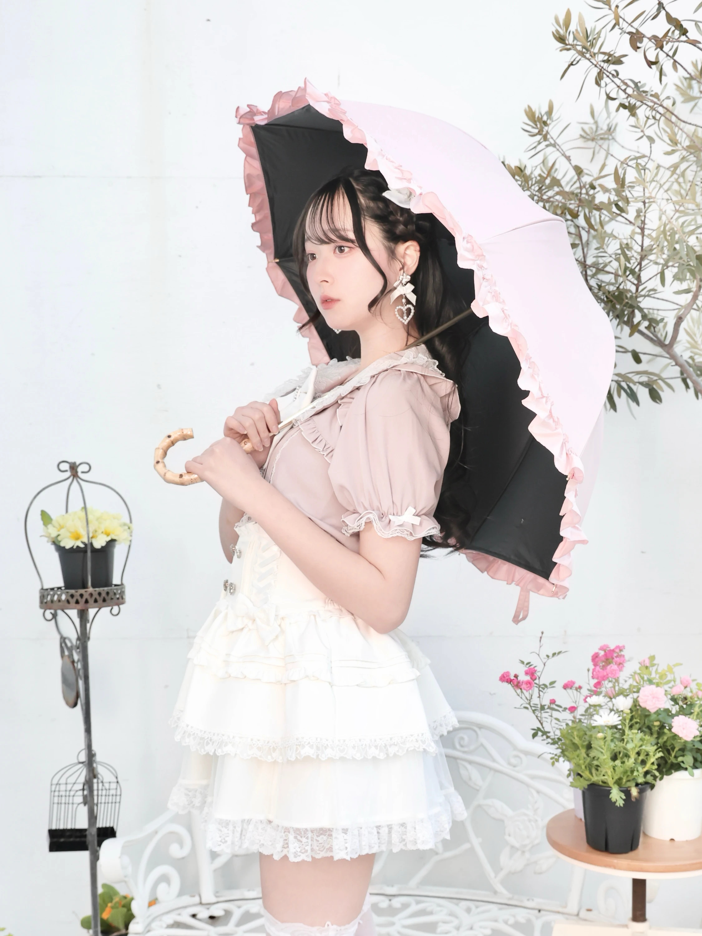 専用✨️DOUDOU 裾フリルリブタンク 白 黒 1度着用の極美品✨2枚 専用✨️DOUDOU 裾フリルリブタンク 白 黒 1度着用の極美品✨2枚