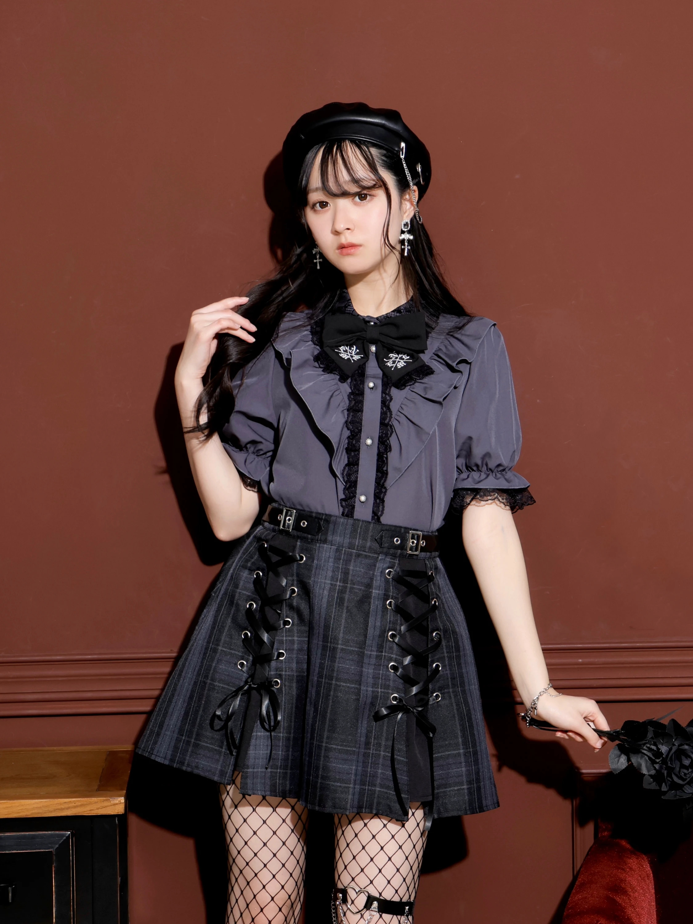 レースアップ切り替えスカパン（ショートパンツ｜C柄・濃グレー