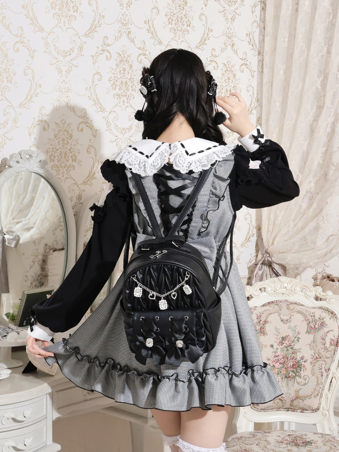 レディースチェーンミニリュックバックノベルティキルティングブラック新品 美品 人気♪ ブラック レザー キルティング チェーン ミニリュック