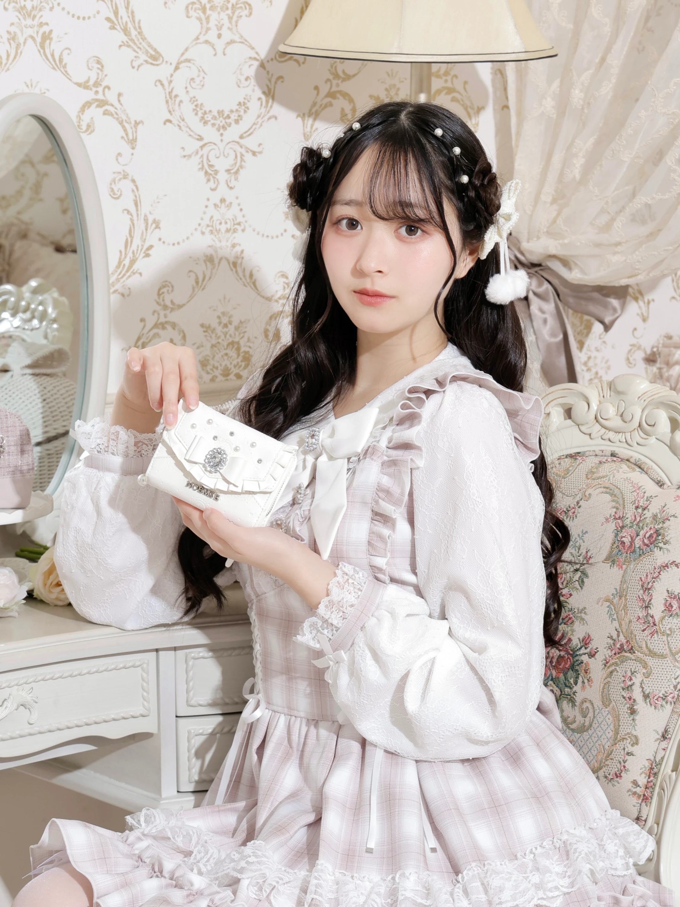 ビジューリボンモノグラムウォレット（その他グッズ｜ローズピンク・黒