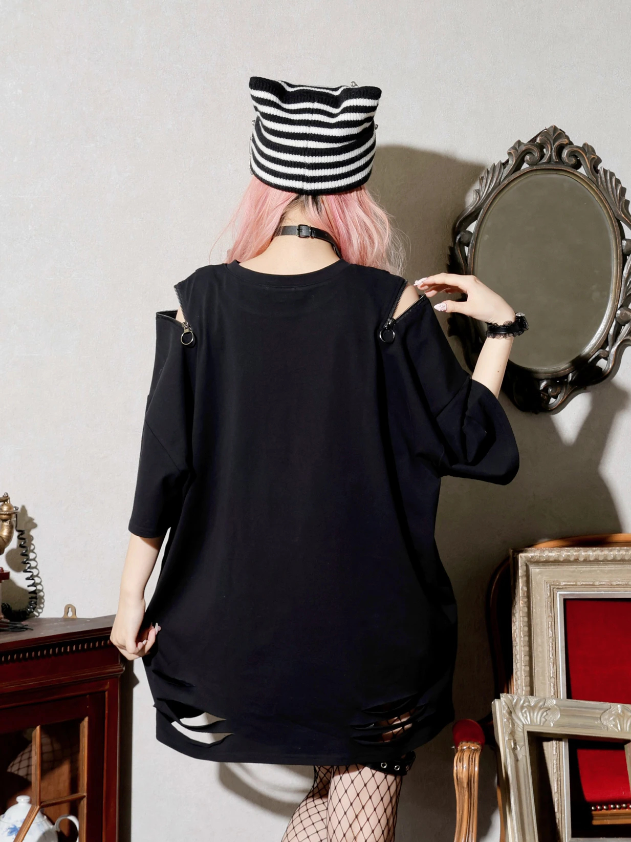 NOEMIE　サブカル系　Tシャツ 病みねこチェーンダメージユニセックスTシャツ（カットソー・T