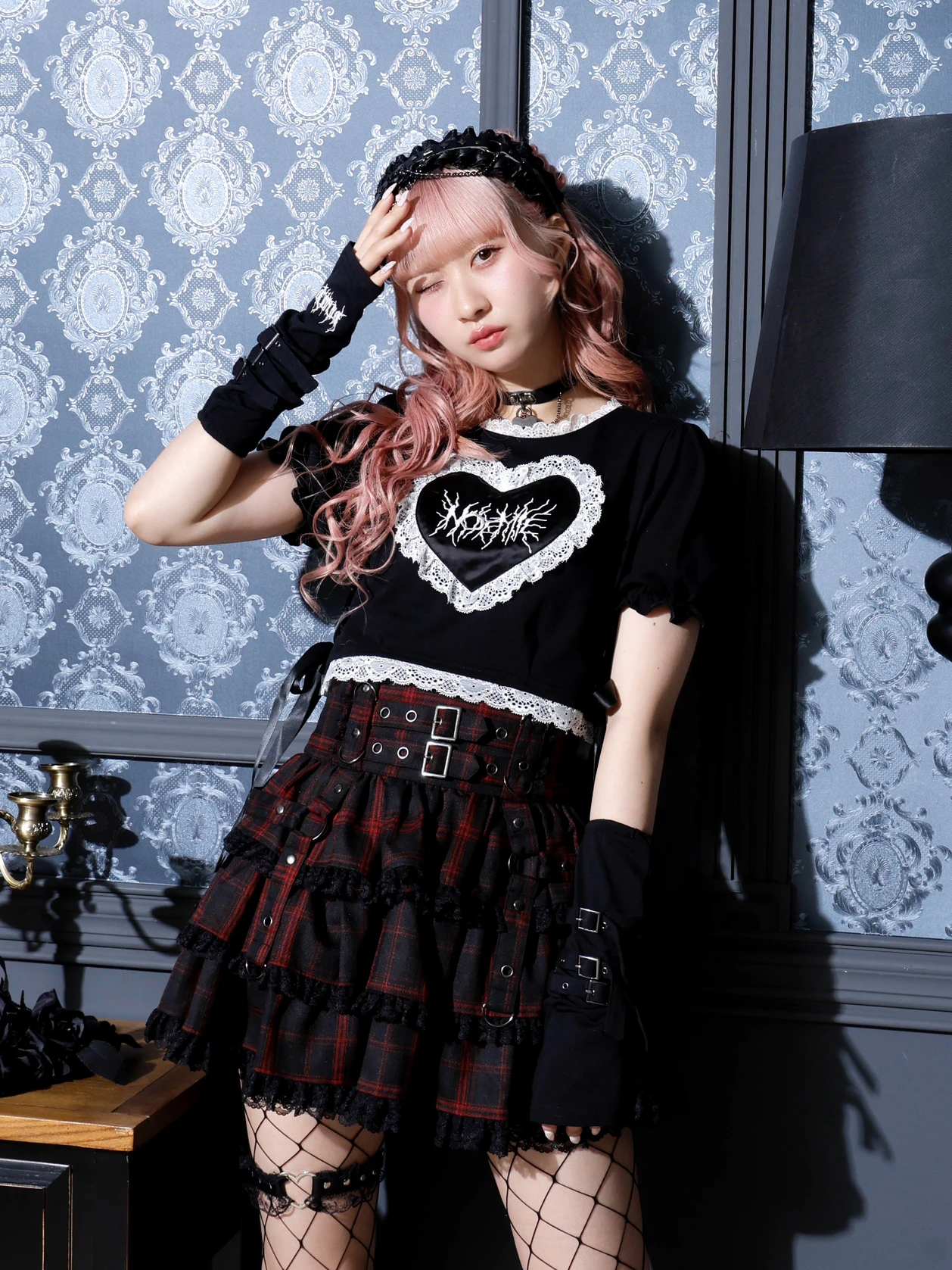 ノエミー NOEMIE クロスチェーンダメージユニセックスTシャツ