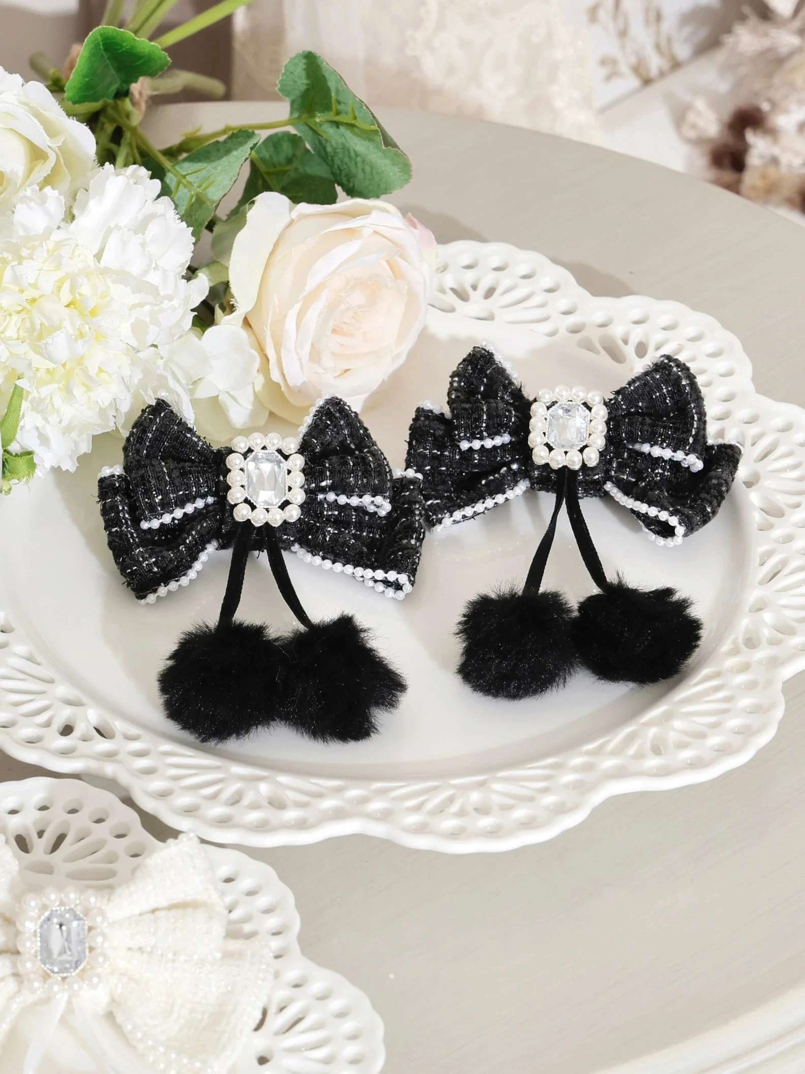 ツイードリボンぽんぽんツインテールクリップ（アクセサリー｜オフ