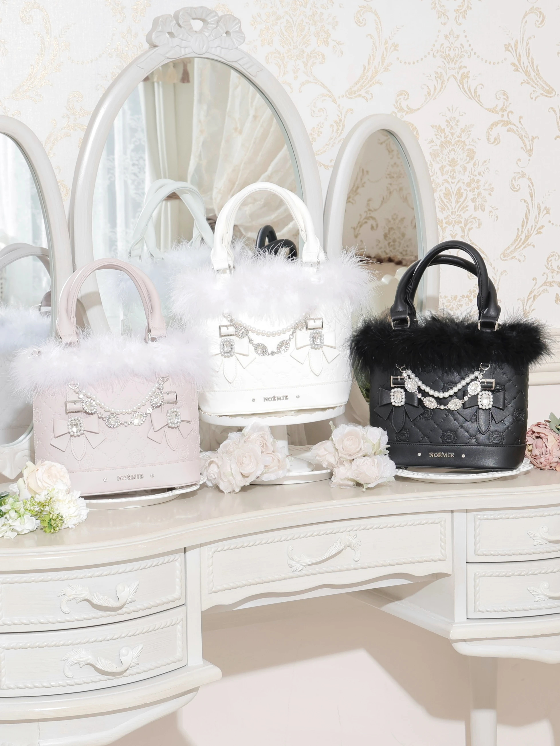 Chloeファー ビジュー ショルダーバッグ お嬢さんビジューモノグラム2wayショルダーファーバッグ（ショルダー