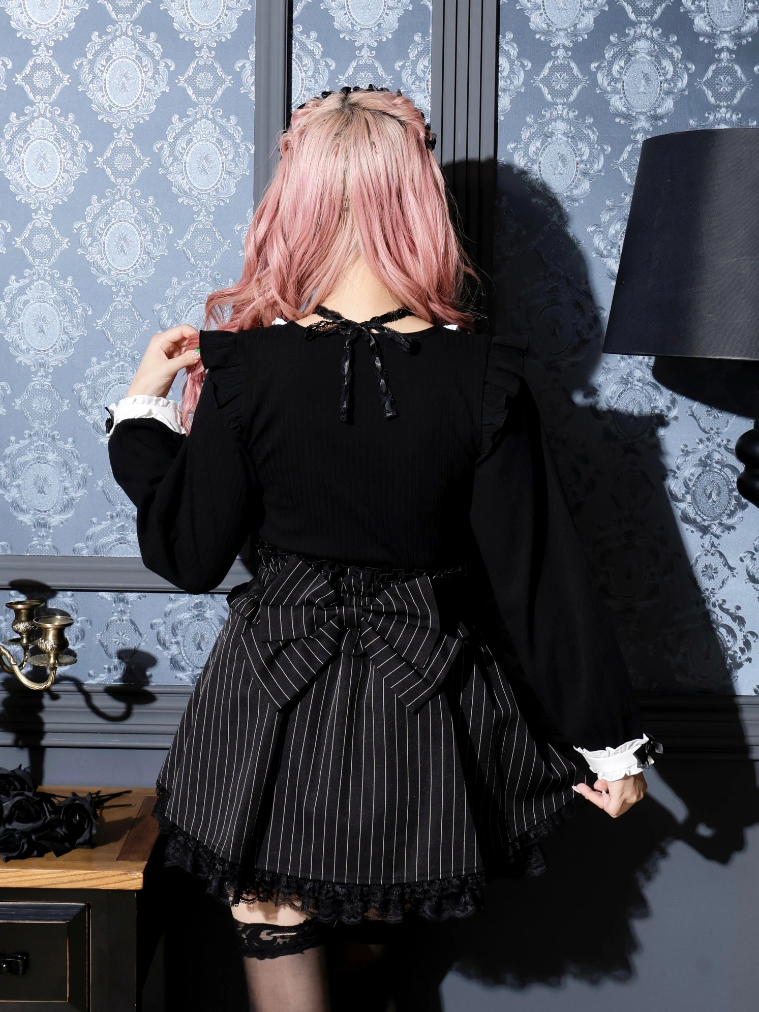 ゴシックローズチョーカーネックカットソー（カットソー・Tシャツ｜黒