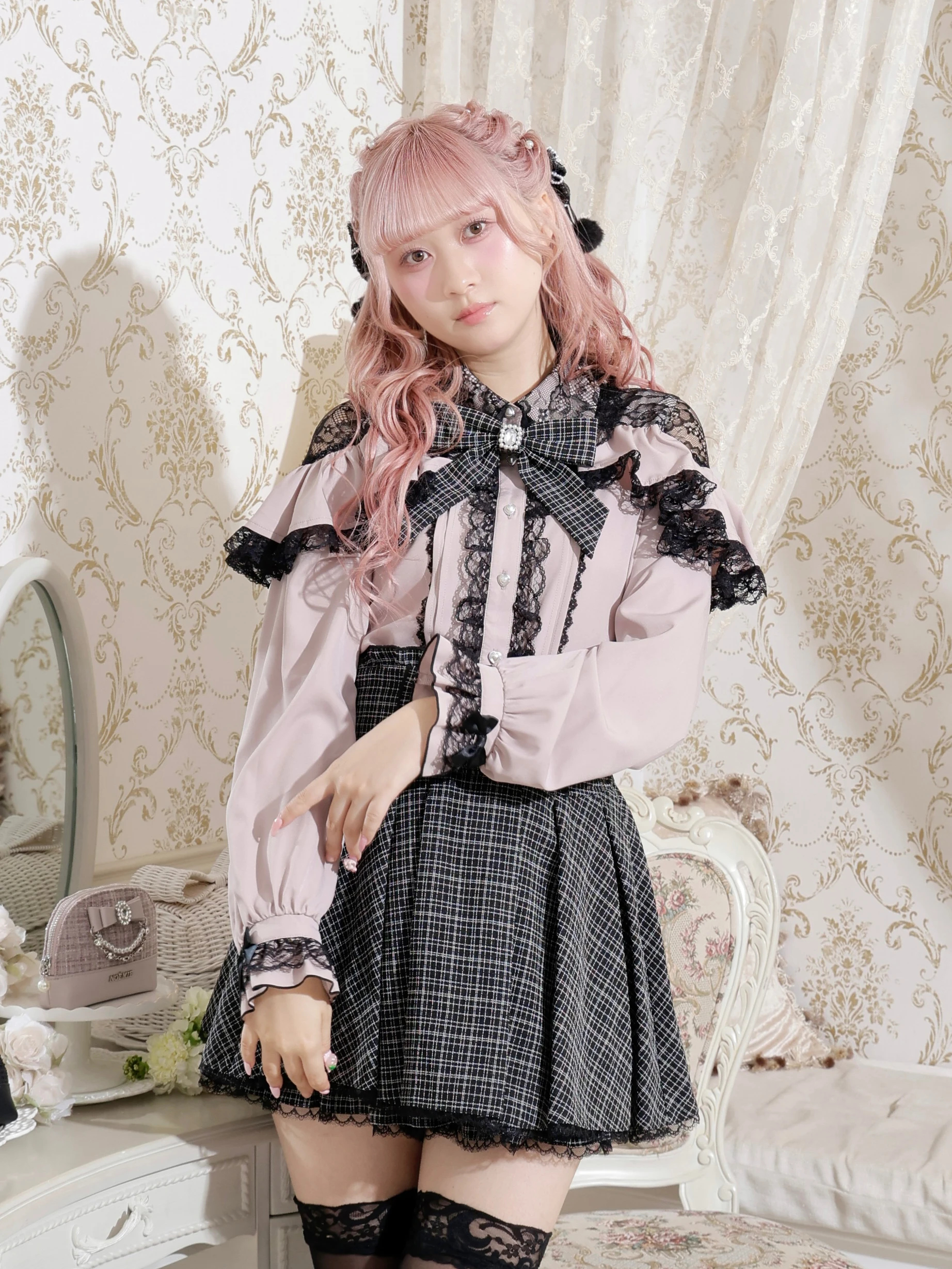 ツイードリボンケープフリルオープンショルダーブラウス（シャツ