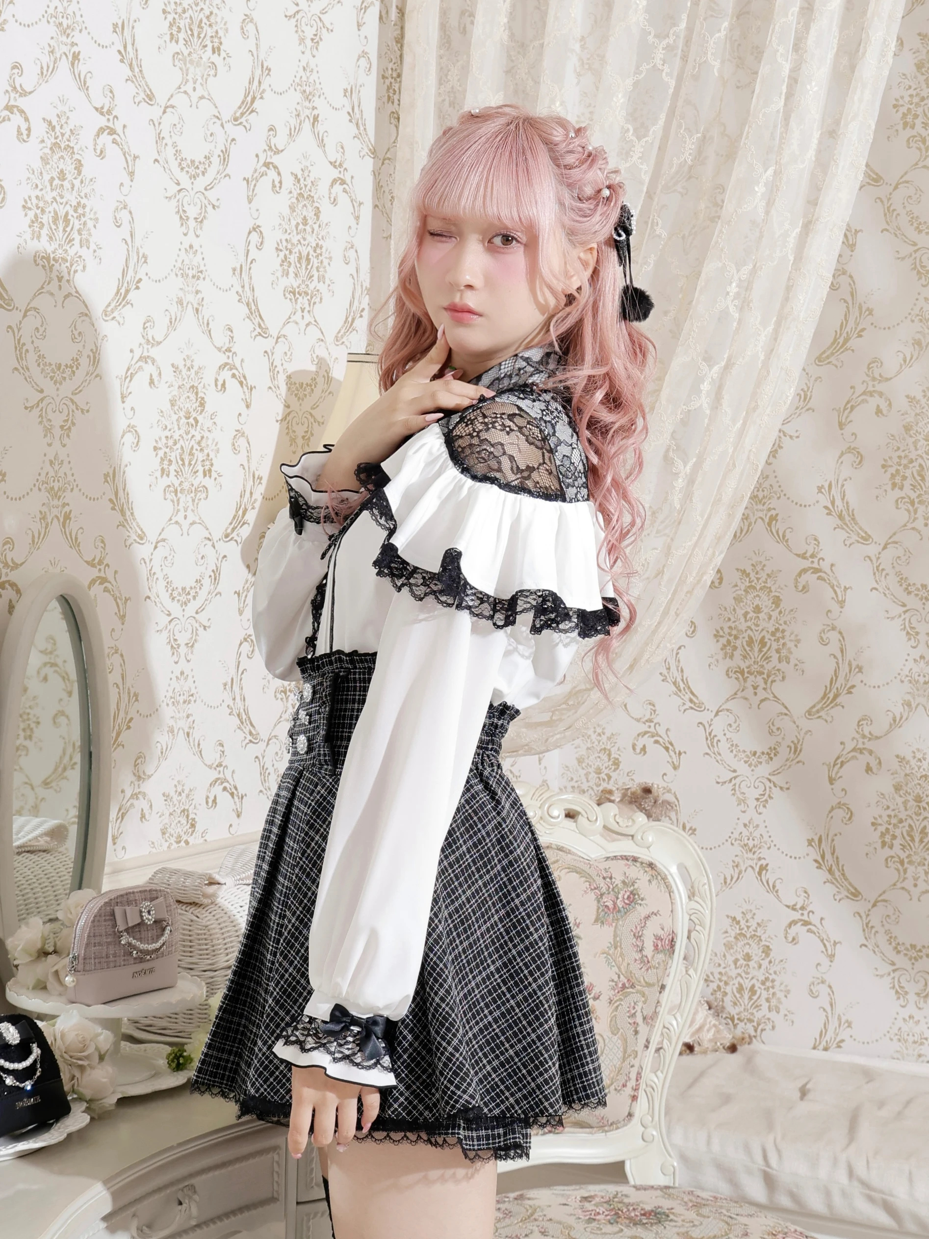 ツイードリボンケープフリルオープンショルダーブラウス（シャツ