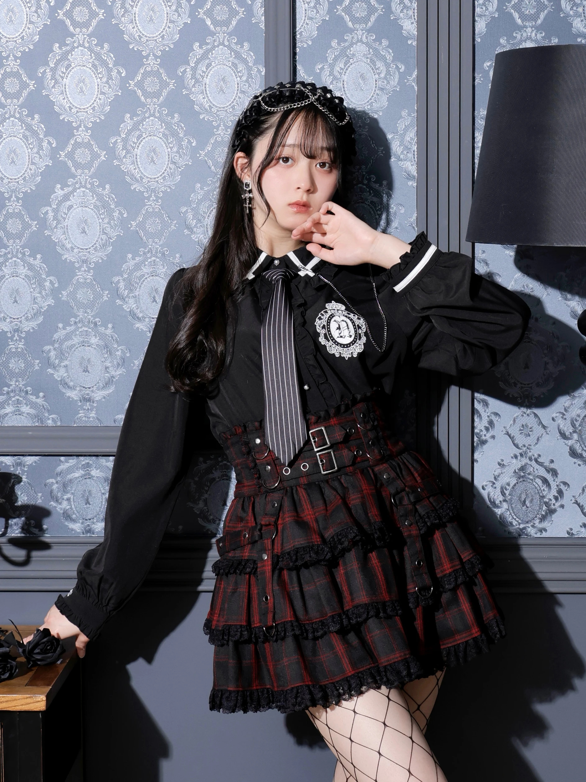 ゴシックストライプネクタイブラウス（シャツ・ブラウス｜オフホワイト