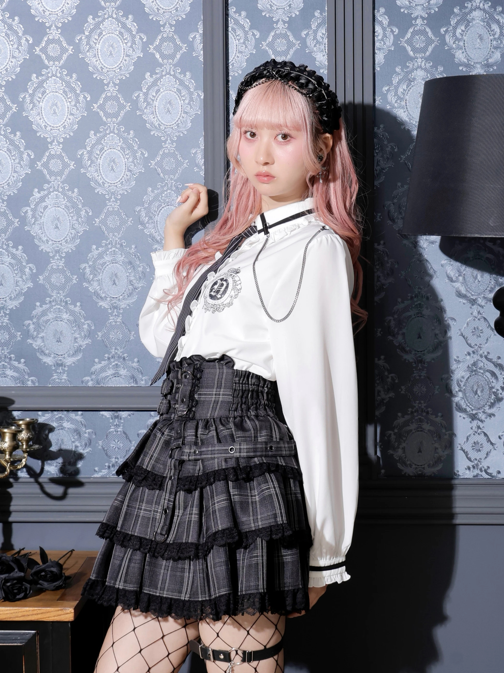 ゴシックストライプネクタイブラウス（シャツ・ブラウス｜オフホワイト