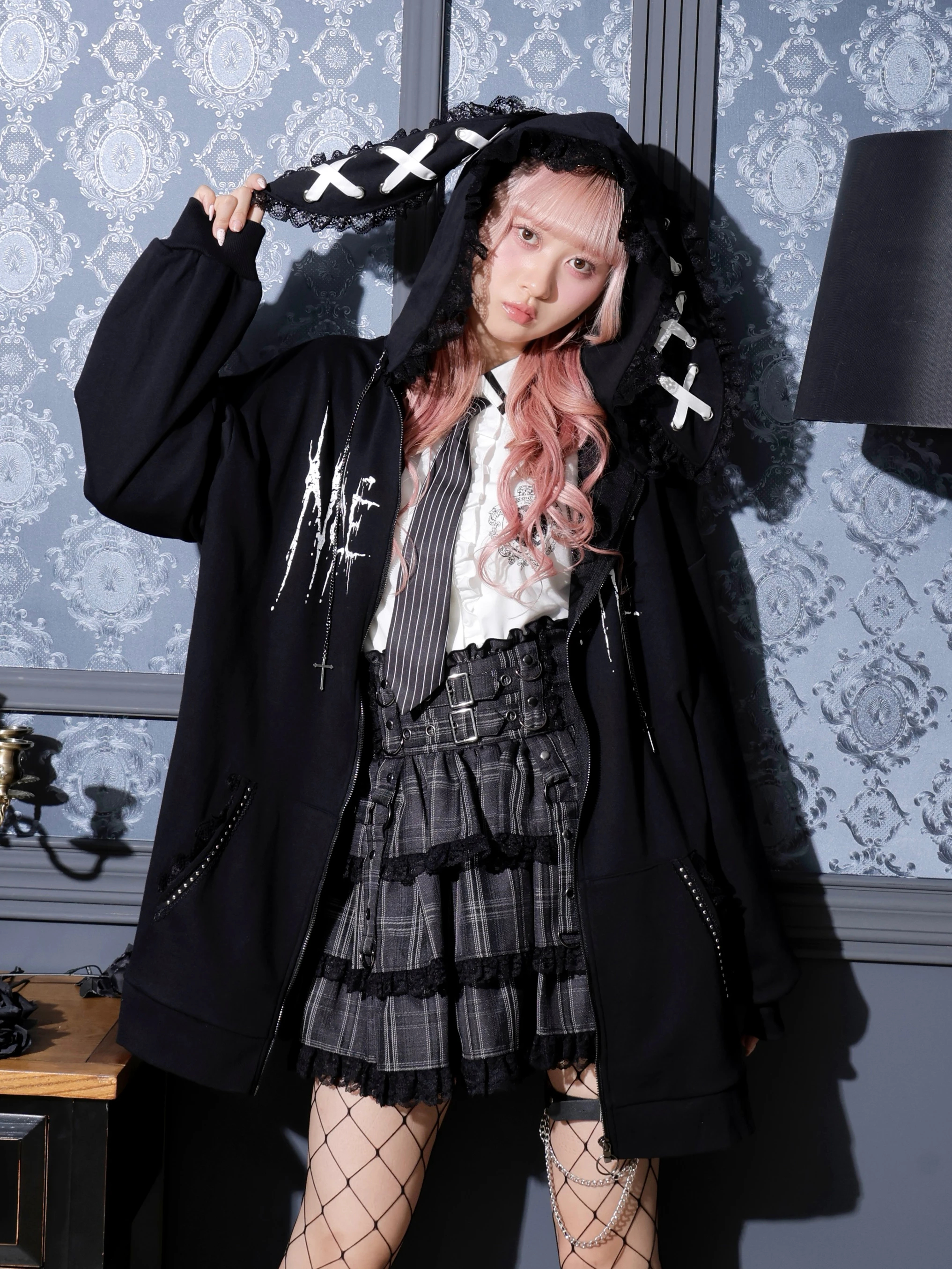 うさ耳フリルレースアップ裏毛ジップパーカー（パーカー｜ピンク・黒