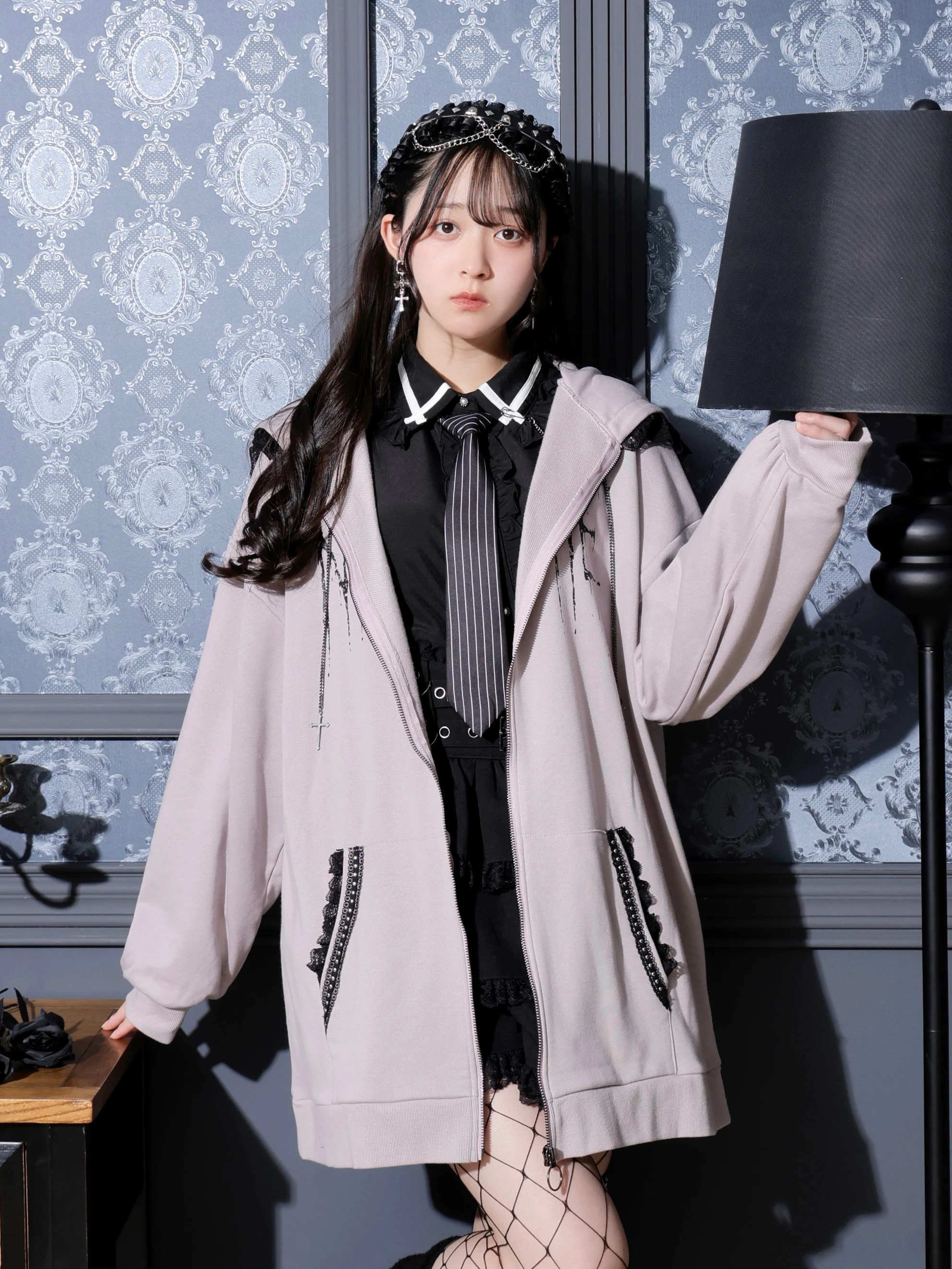 うさ耳フリルレースアップ裏毛ジップパーカー（パーカー｜ピンク・黒