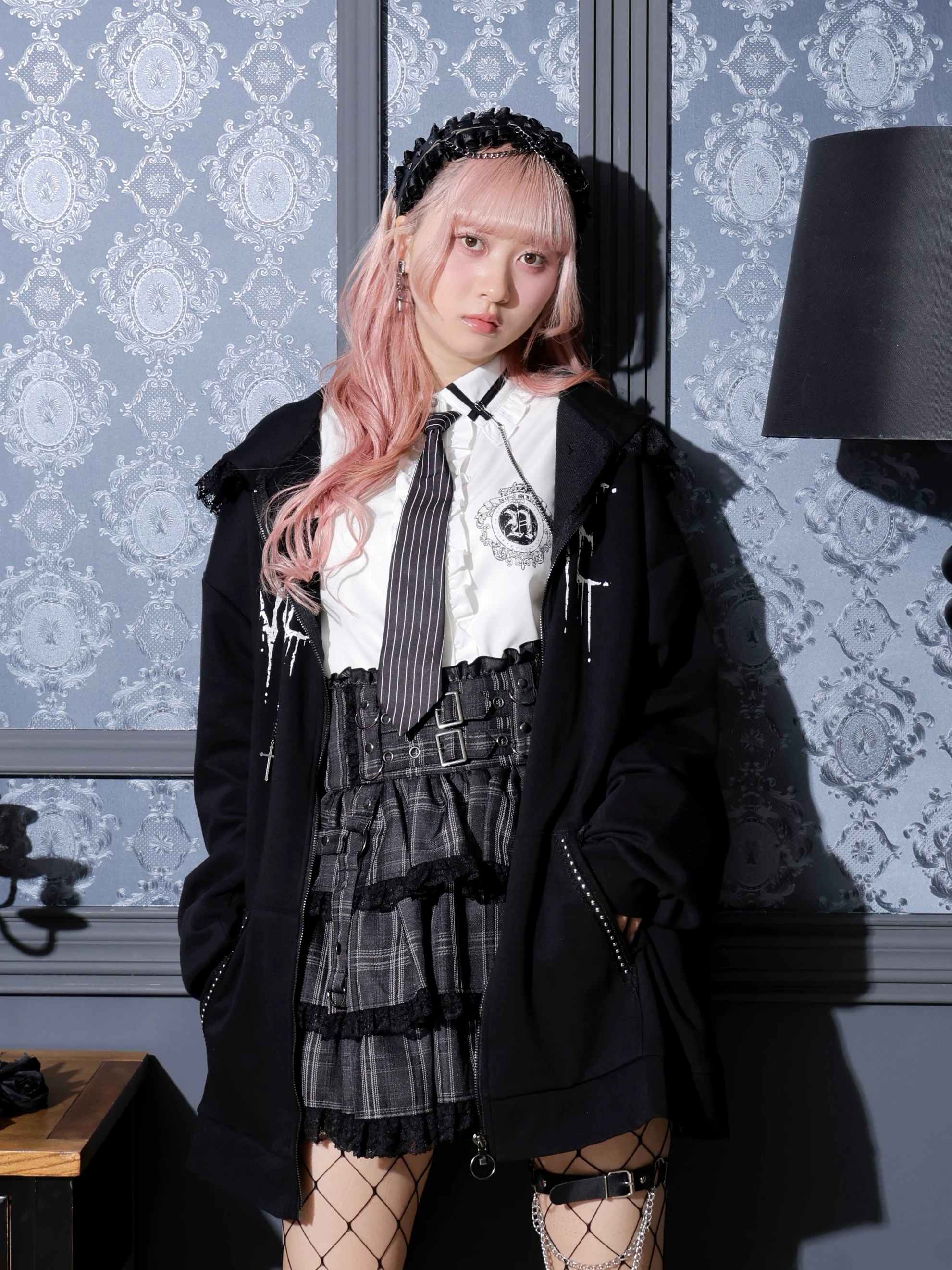 うさ耳フリルレースアップ裏毛ジップパーカー（パーカー｜ピンク・黒