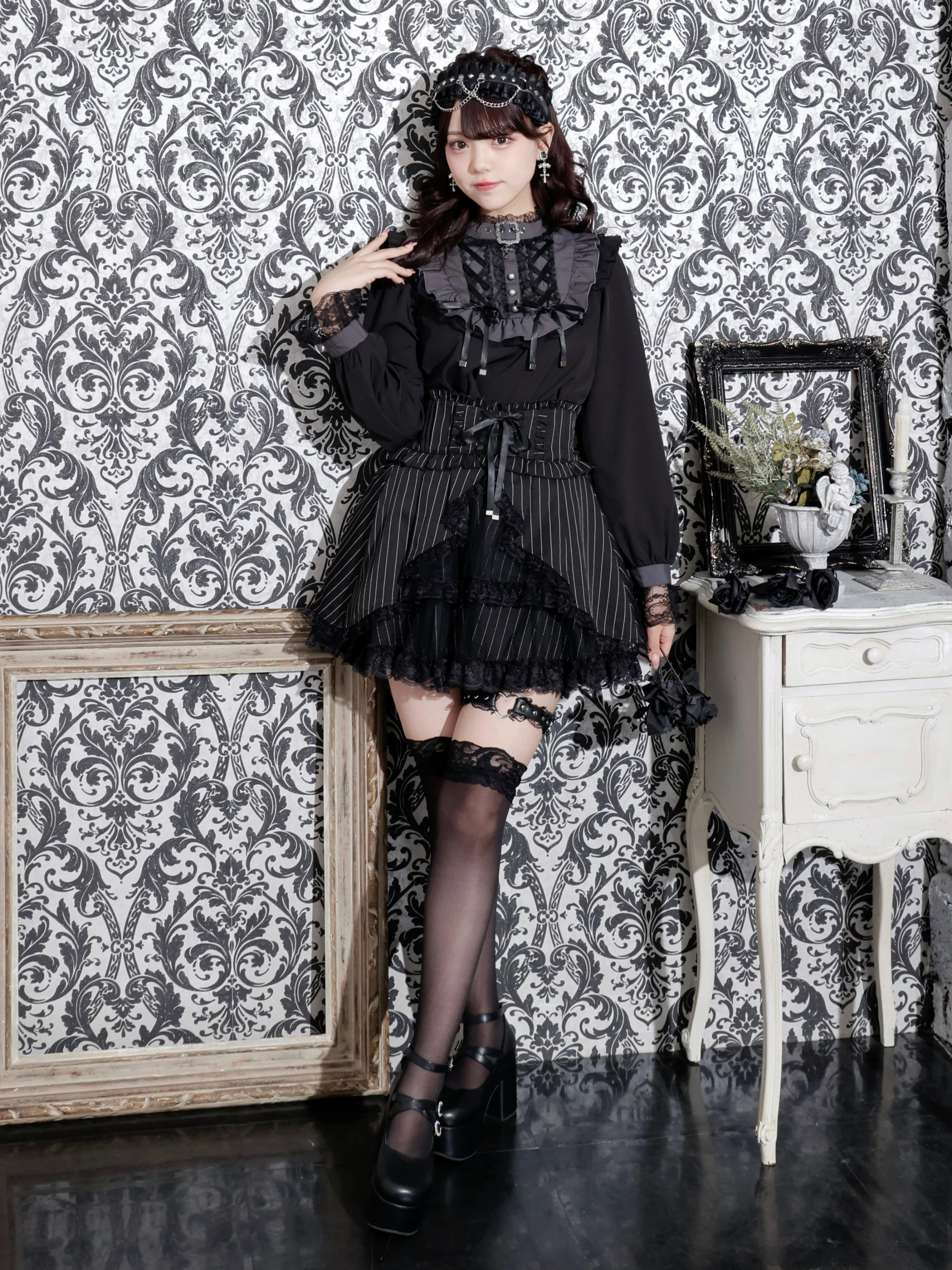 ゴシックチョーカーバックルレースアップブラウス（シャツ・ブラウス