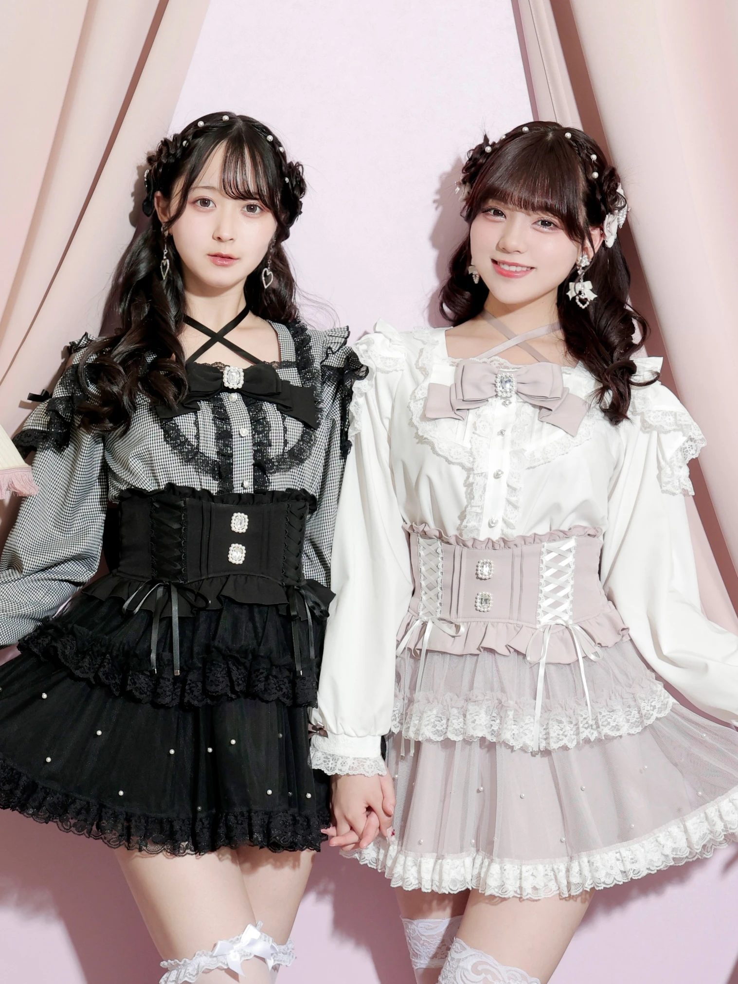 ビジューリボンチョーカーネックオープンショルダーブラウス（シャツ