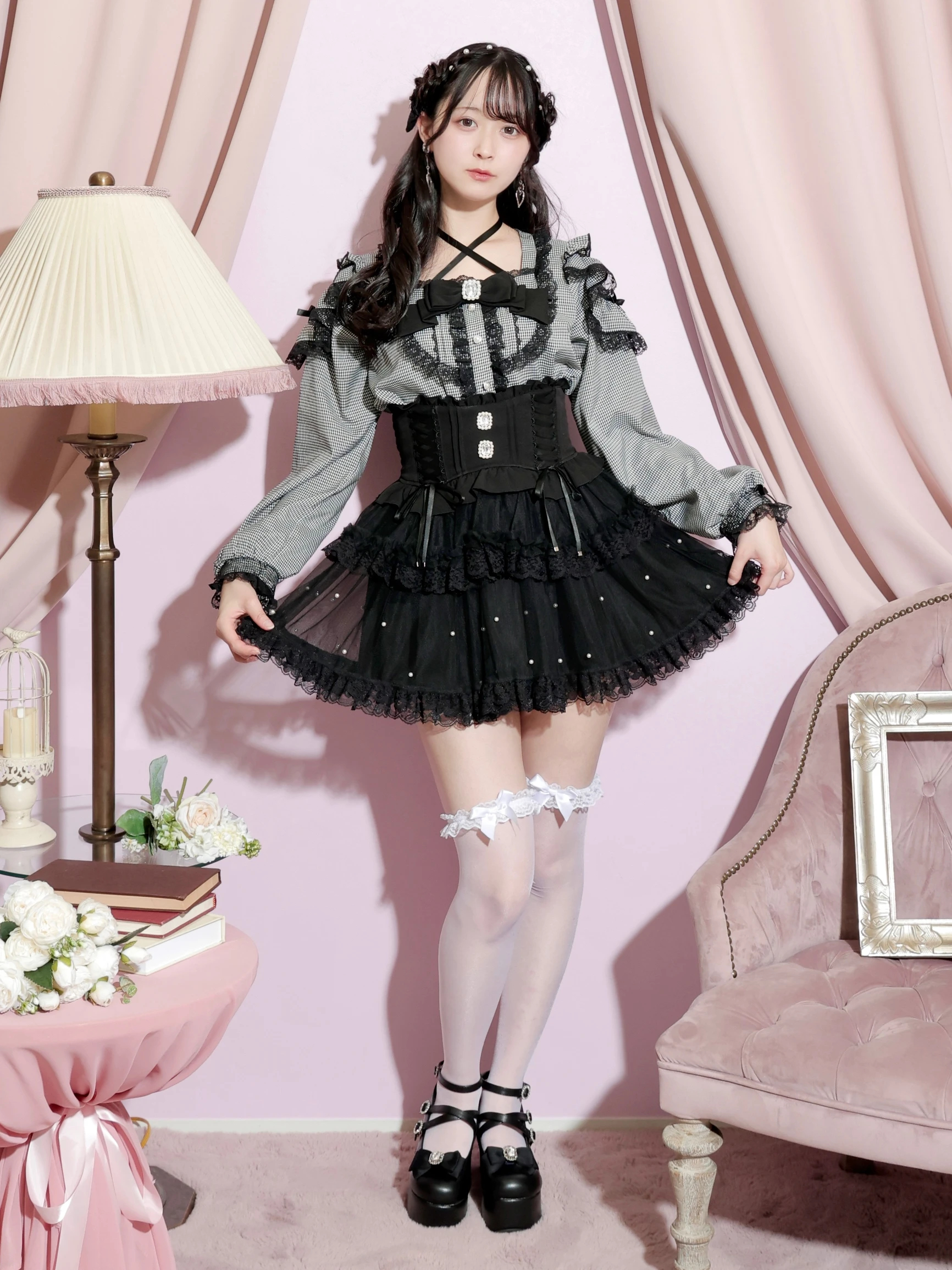 ビジューリボンチョーカーネックオープンショルダーブラウス（シャツ