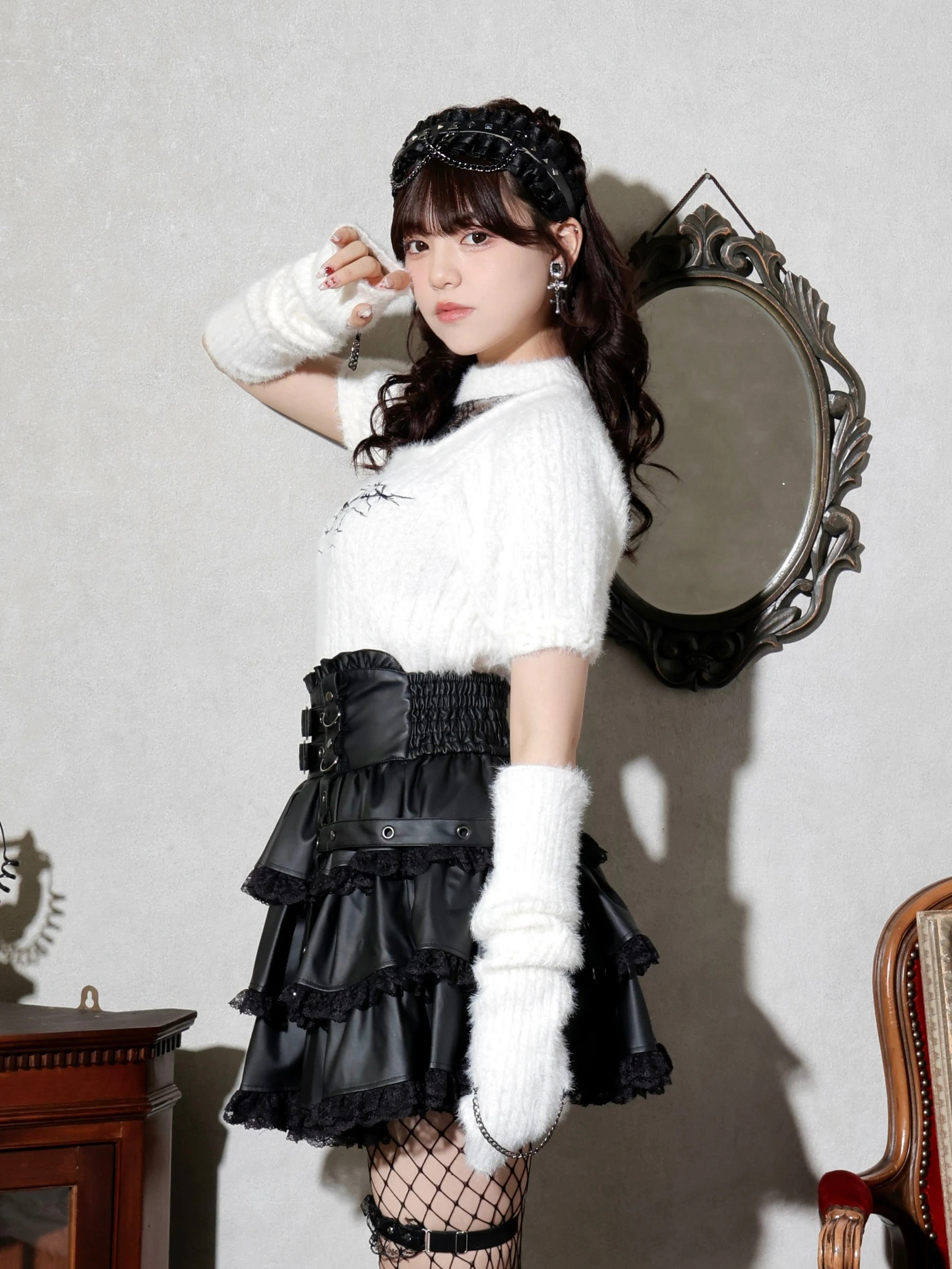 フェイクレザーダブルベルトティアードスカパン（ミニスカート｜黒