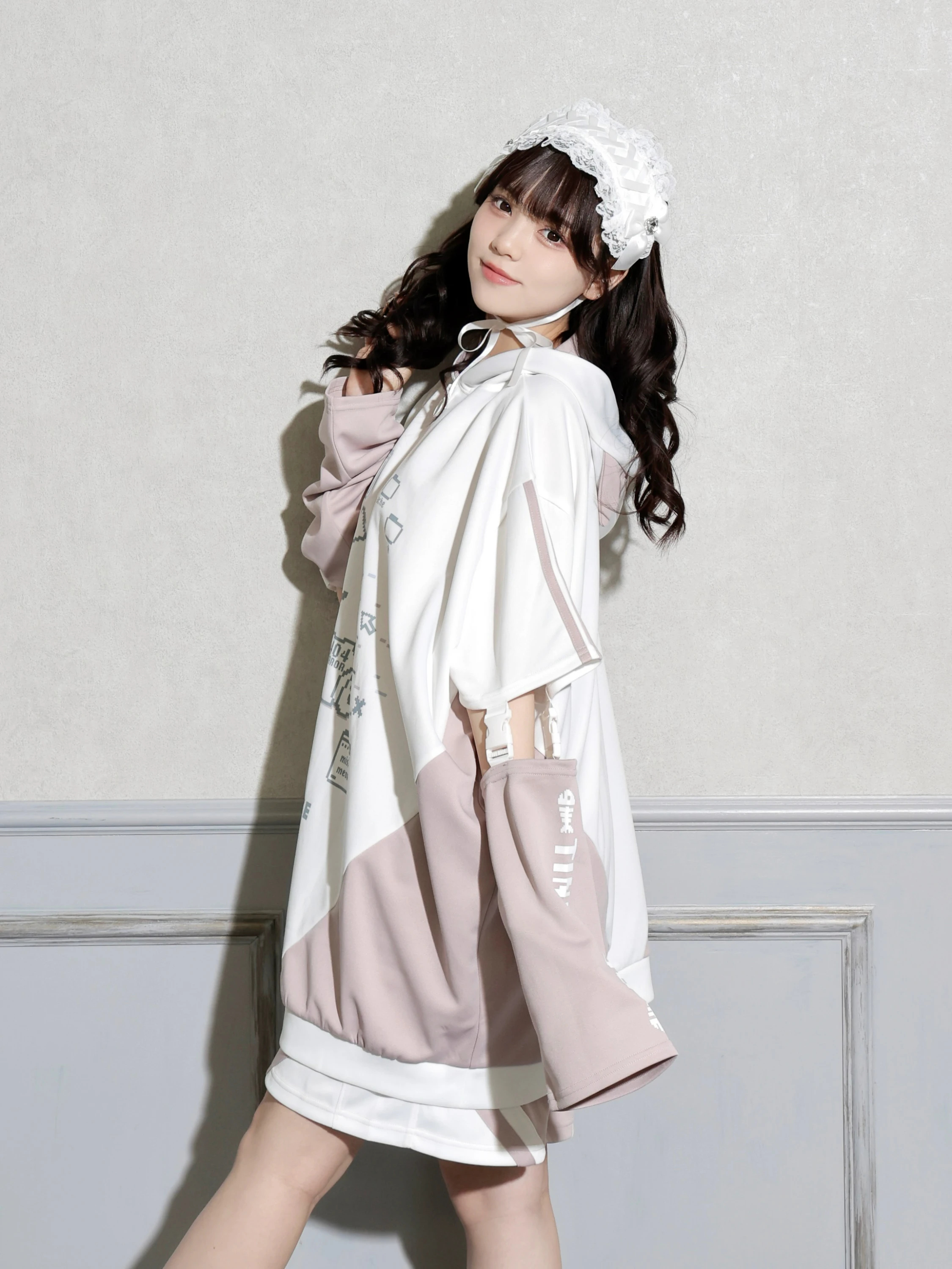 サイバーにゃんにゃんジャージパーカー（パーカー｜ピンク・サックス