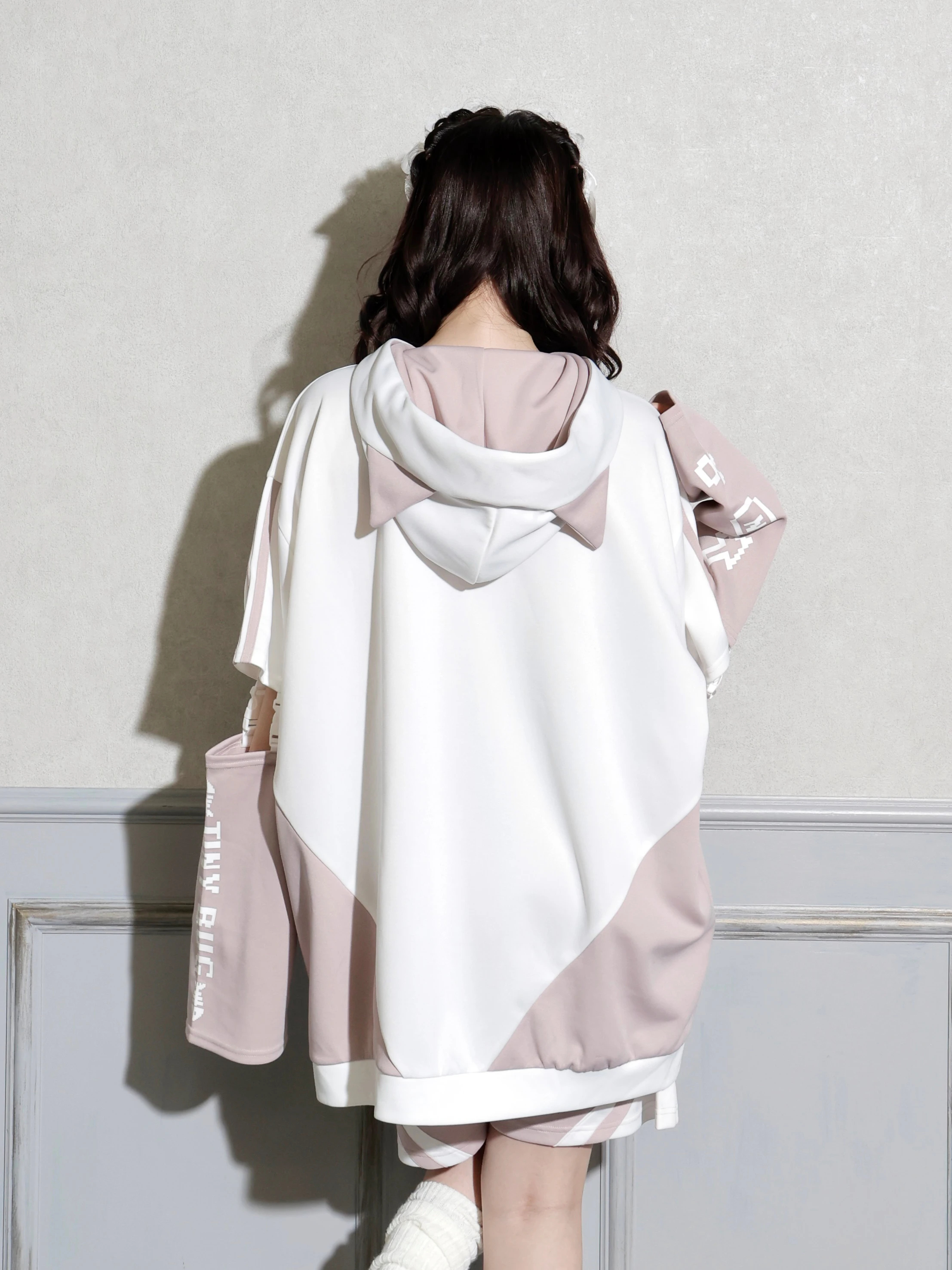 サイバーにゃんにゃんジャージパーカー（パーカー｜ピンク・サックス