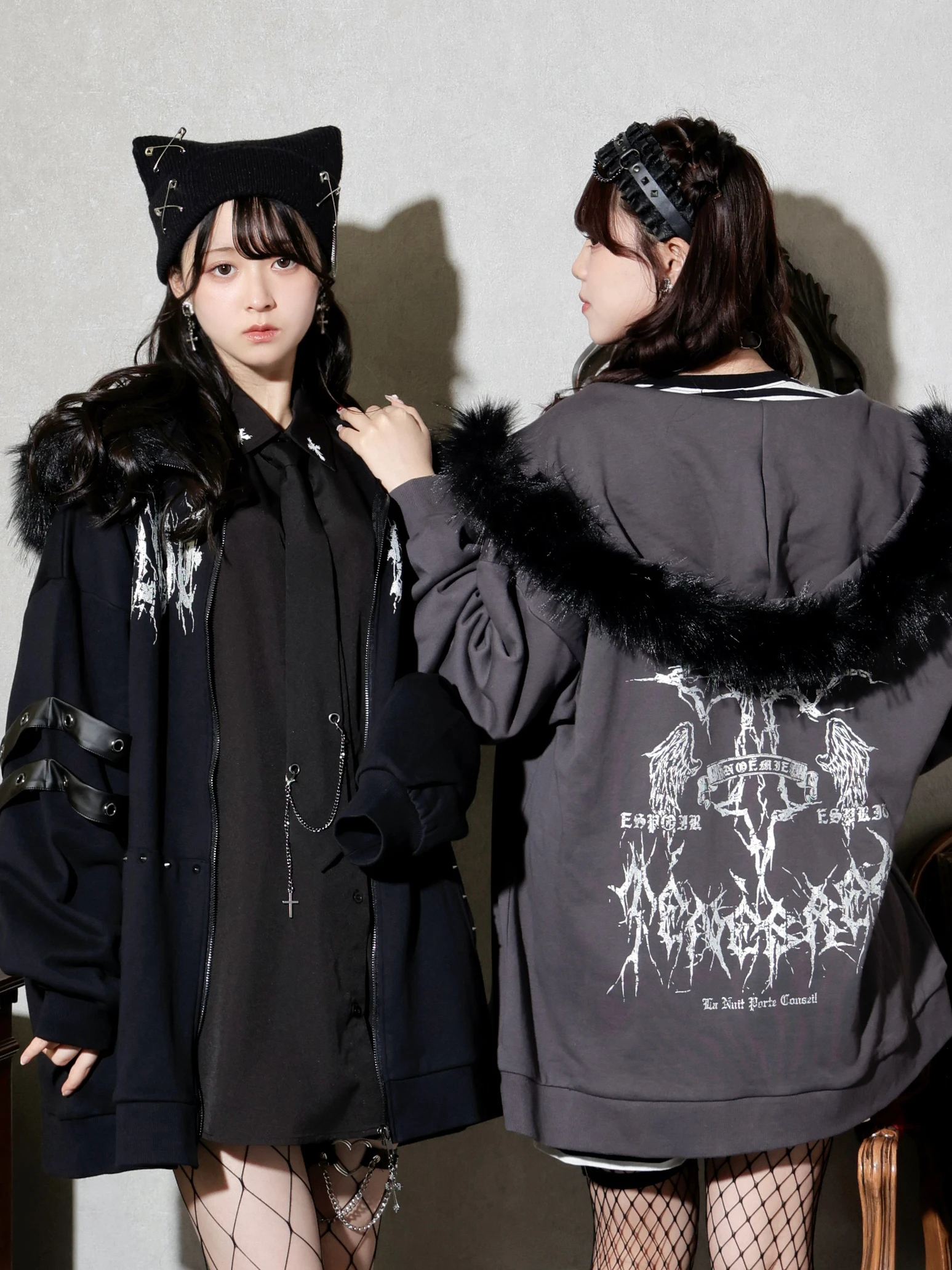 ブラックファーユニセックス裏毛ジップパーカー（パーカー｜黒・濃